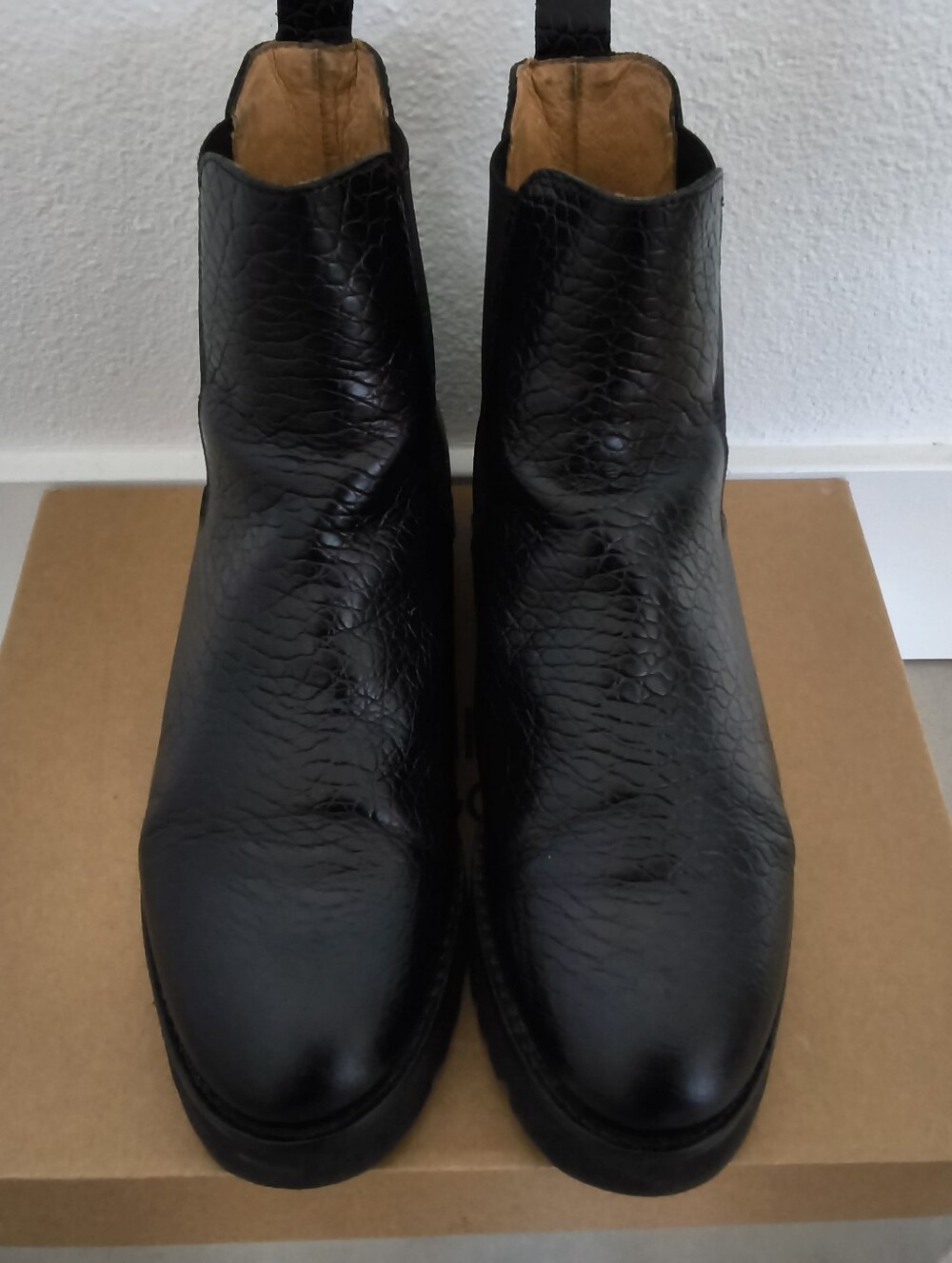 Andre Assous "Peggy-A2" Black Leather Croc Embossed Chelsea SIZE 8.5
